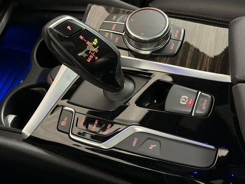 Used 2019 BMW 530e 530e iPerformance w/ Convenience Package image 21