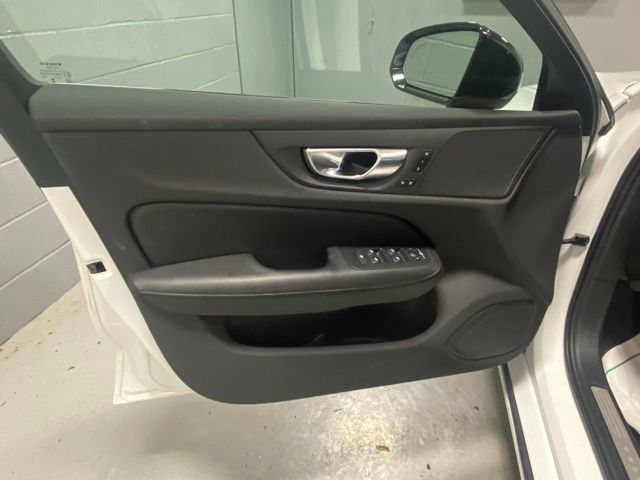 Used 2025 Volvo S60 B5 Core AWD/4WD image 7