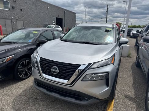 Used 2022 Nissan Rogue SV AWD/4WD image 16