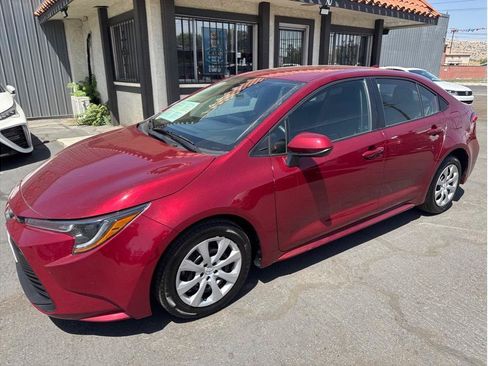 Used 2024 Toyota Corolla LE FWD image 2