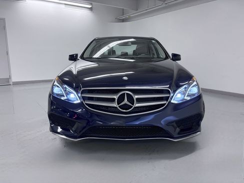 Used 2016 Mercedes-Benz E 350 4MATIC Sedan image 3