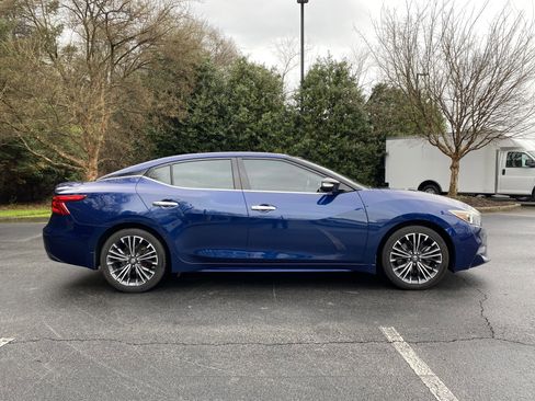 Used 2017 Nissan Maxima Platinum w/ Medallion Package image 10