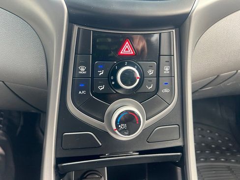 Used 2016 Hyundai Elantra SE FWD image 47