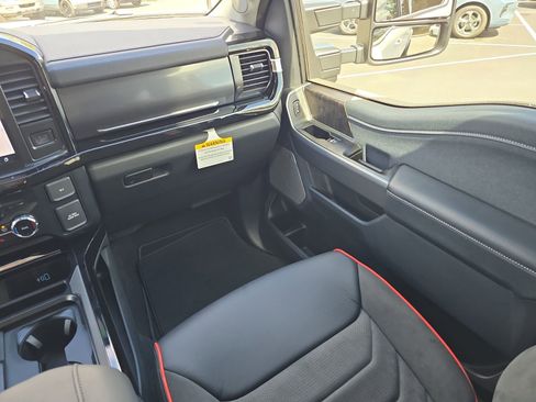 New 2026 Ford F250 Lariat w/ Black Appearance Package AWD/4WD image 11