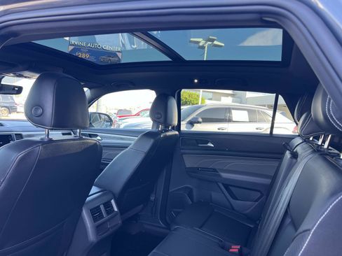 Certified 2021 Volkswagen Atlas Cross Sport SE w/ Panoramic Sunroof Package FWD image 22