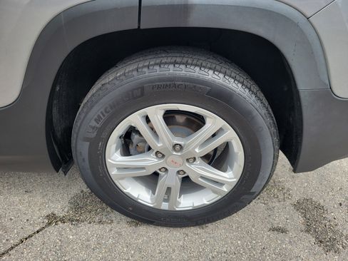Used 2020 GMC Terrain SLE FWD image 24