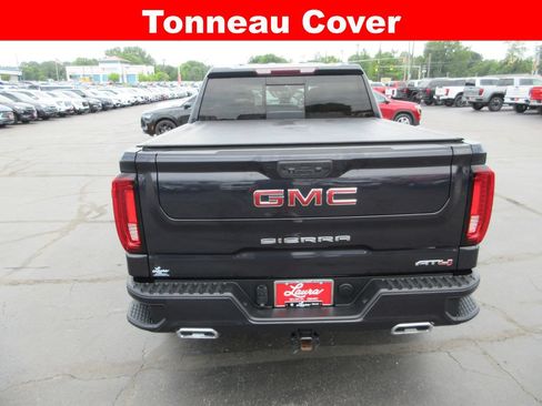 Certified 2022 GMC Sierra 1500 AT4 w/ AT4 Preferred Package AWD/4WD image 9