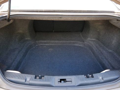 Used 2016 Ford Taurus SEL w/ Equipment Group 201A FWD image 10