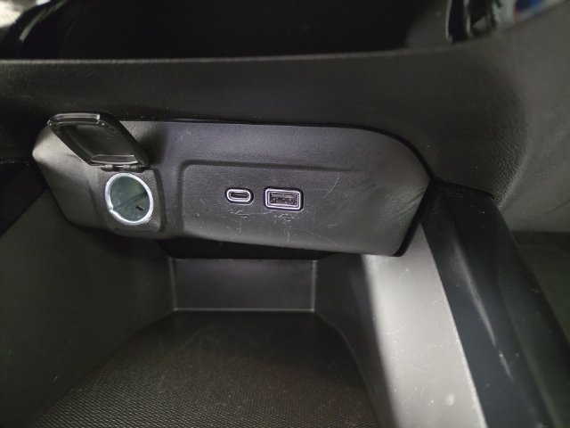 Used 2025 Chevrolet Trax LT FWD image 26