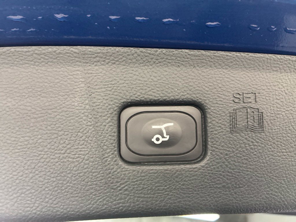 Used 2023 Ford Edge SEL w/ Convenience Package AWD/4WD image 8