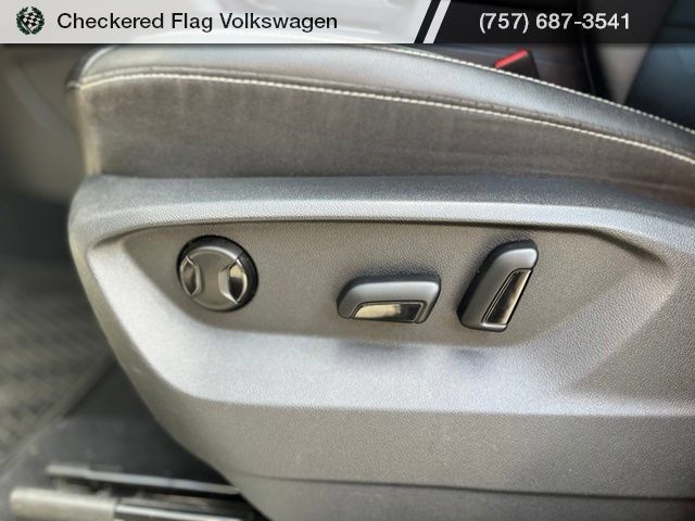 Used 2023 Volkswagen Atlas SE w/ Black Wheel Package FWD image 23