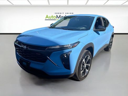Used 2024 Chevrolet Trax RS FWD image 3