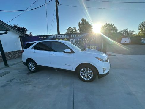 Used 2018 Chevrolet Equinox LT FWD image 3