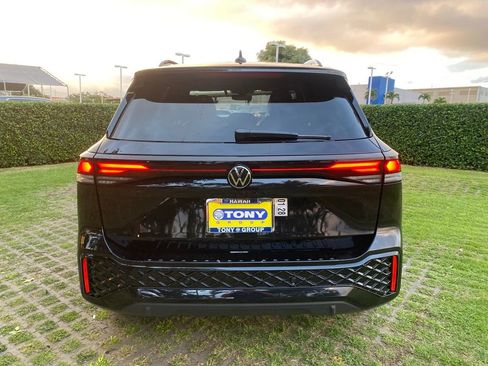 New 2026 Volkswagen Tiguan SE R-Line FWD image 24