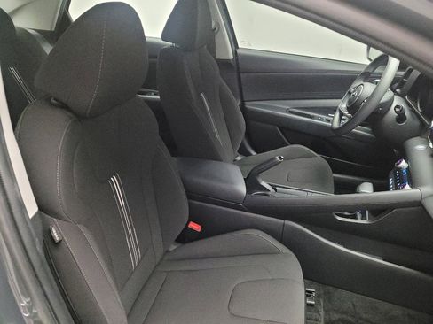 Used 2023 Hyundai Elantra SEL image 21