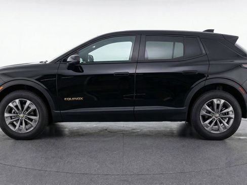 Used 2025 Chevrolet Equinox LT image 5