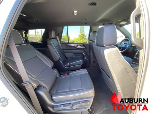 Used 2025 GMC Yukon Elevation AWD/4WD image 16