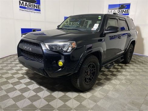 Used 2019 Toyota 4Runner SR5 w/ Phone Cable & Charge Package image 14