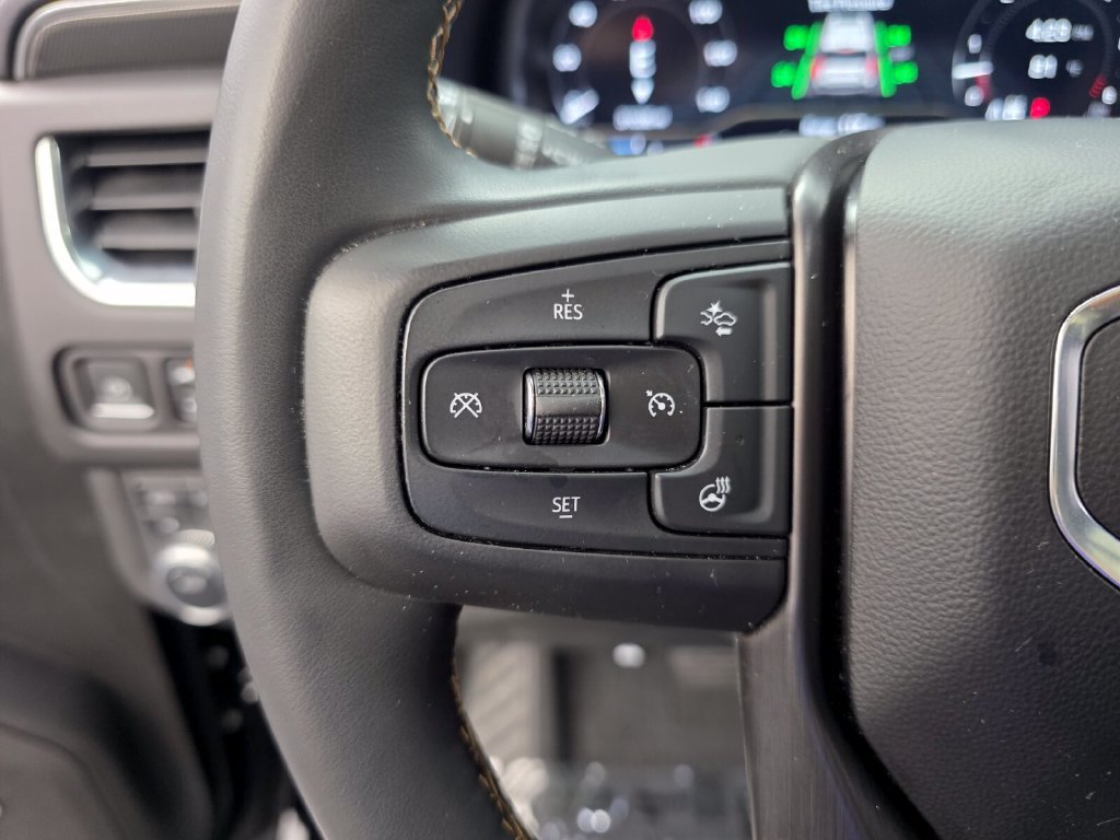 Used 2023 GMC Yukon AT4 w/ Technology Package AWD/4WD image 20