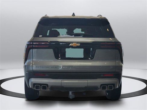 Certified 2025 Chevrolet Traverse LT w/ Sun and Wheel Package image 4