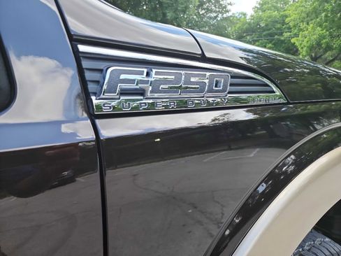 Used 2014 Ford F250 King Ranch w/ FX4 Off-Road Package AWD/4WD image 15
