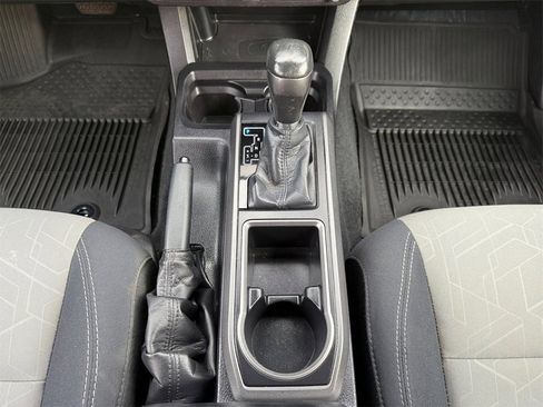 Used 2021 Toyota Tacoma TRD Off-Road w/ Technology Package image 15