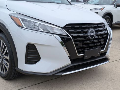 Certified 2023 Nissan Kicks SV FWD image 36