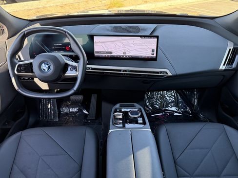 Used 2025 BMW iX xDrive50 w/ Premium Package image 30