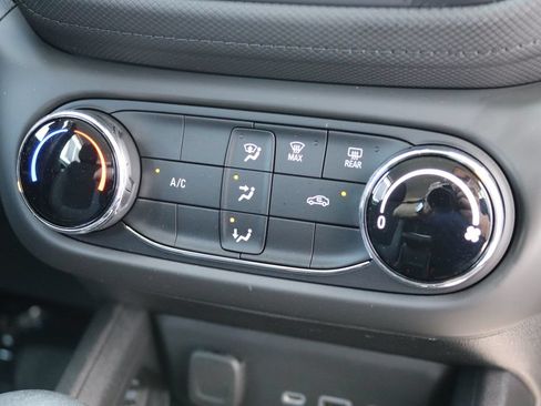 Used 2022 Chevrolet TrailBlazer LS FWD image 16
