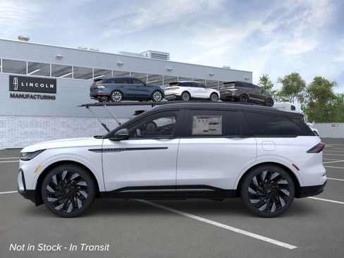 New 2026 Lincoln Nautilus Reserve image 3