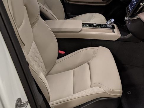 New 2026 Volvo XC90 B6 Plus w/ Protection Package Premier image 25