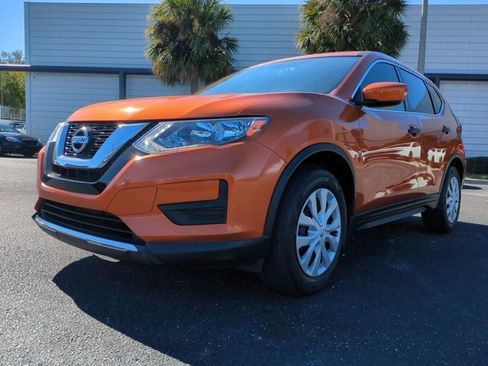 Used 2017 Nissan Rogue S image 8