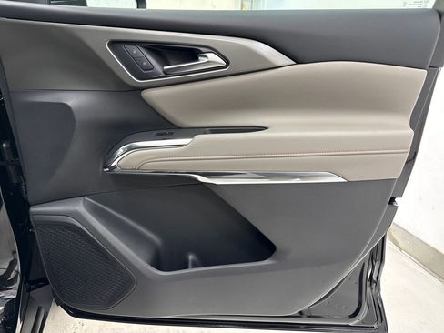 New 2026 Chevrolet Traverse LT w/ Midnight/Sport Edition image 8