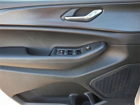 Used 2025 Jeep Grand Cherokee L Altitude image 8