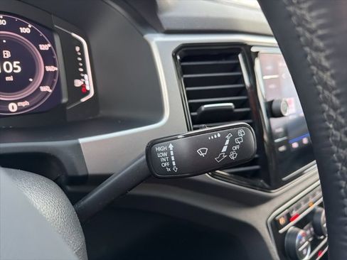 Used 2020 Volkswagen Atlas Cross Sport SEL Premium image 24