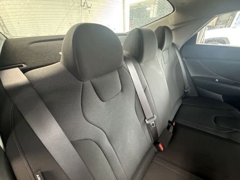 Used 2025 Hyundai Elantra SE FWD image 26