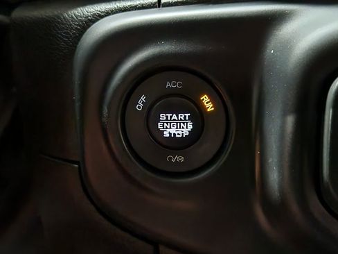 Used 2018 Jeep Wrangler Unlimited Sahara image 41