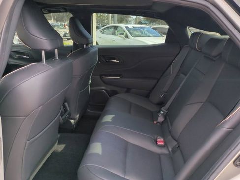 Used 2023 Toyota Crown Limited image 12