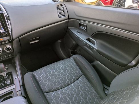 Used 2024 Mitsubishi Outlander Sport LE image 17