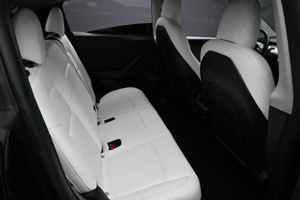 Used 2022 Tesla Model Y Performance AWD/4WD image 23
