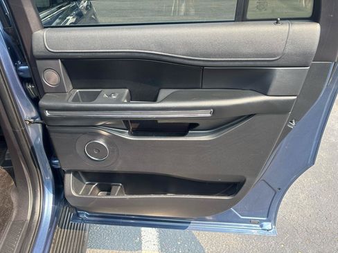 Used 2018 Ford Expedition Max XLT AWD/4WD image 32