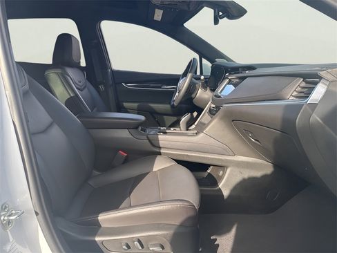 Certified 2025 Cadillac XT5 Premium Luxury image 20