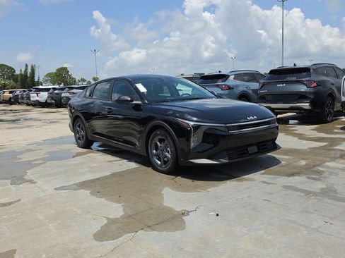New 2026 Kia K4 FWD image 2