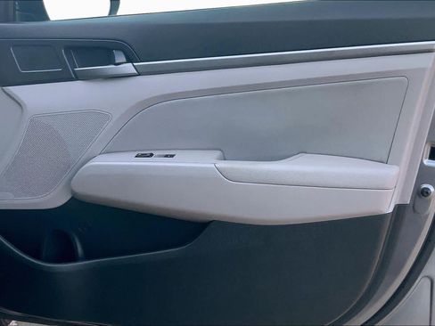 Used 2018 Hyundai Elantra SEL FWD image 23