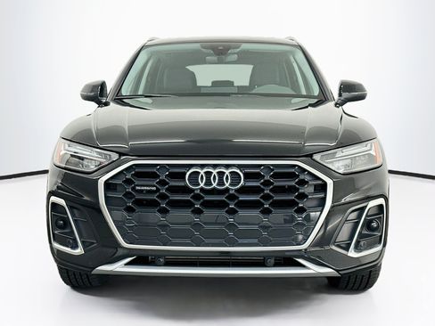 Used 2023 Audi Q5 2.0T Premium w/ Convenience Package AWD/4WD image 2