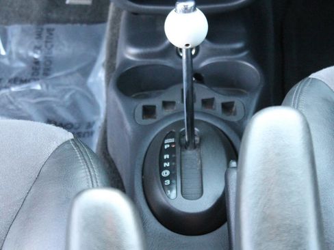 Used 2004 Chrysler PT Cruiser Limited FWD image 37