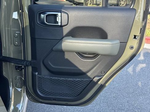 Used 2026 Jeep Gladiator Mojave w/ Steel Bumper Group AWD/4WD image 17