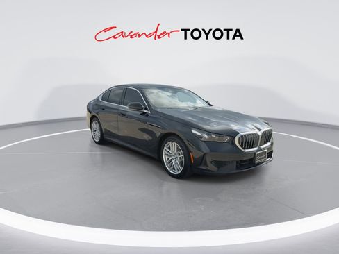 Used 2024 BMW 530i xDrive w/ Premium Package AWD/4WD image 2