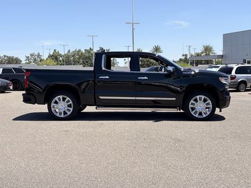 Used 2025 Chevrolet Silverado 1500 High Country AWD/4WD image 5