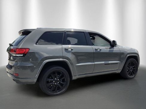 Used 2019 Jeep Grand Cherokee Altitude AWD/4WD image 7